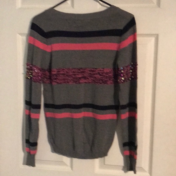 Sweater - Picture 2 of 4